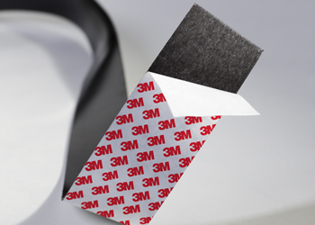 Magnetic self-sticking tapes